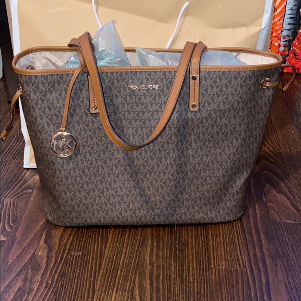 Brand new Michael Kors purse